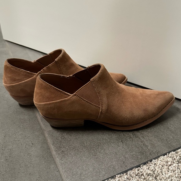 Steve Madden Leather Tan Booties - Picture 6 of 11